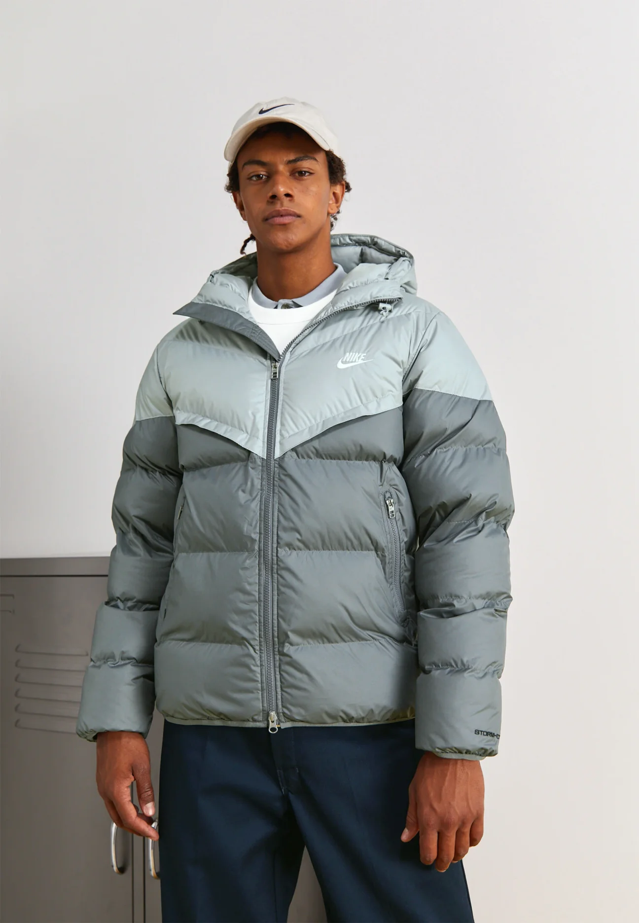 Nike Windrunner PrimaLoft Storm-FIT Şişme Mont Gri renk, Gri — image 2 of 4